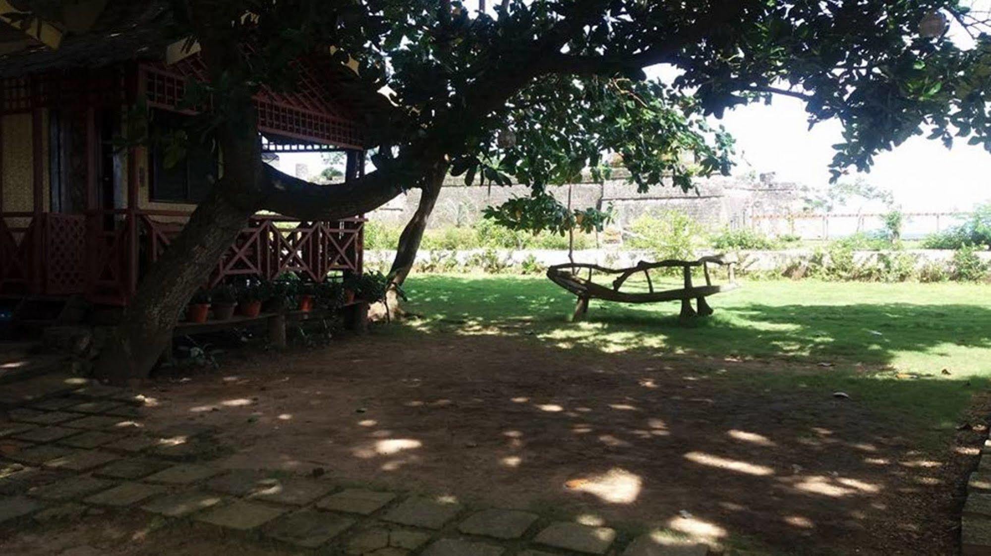 טאיטאי Pems Pension And Restaurant מראה חיצוני תמונה