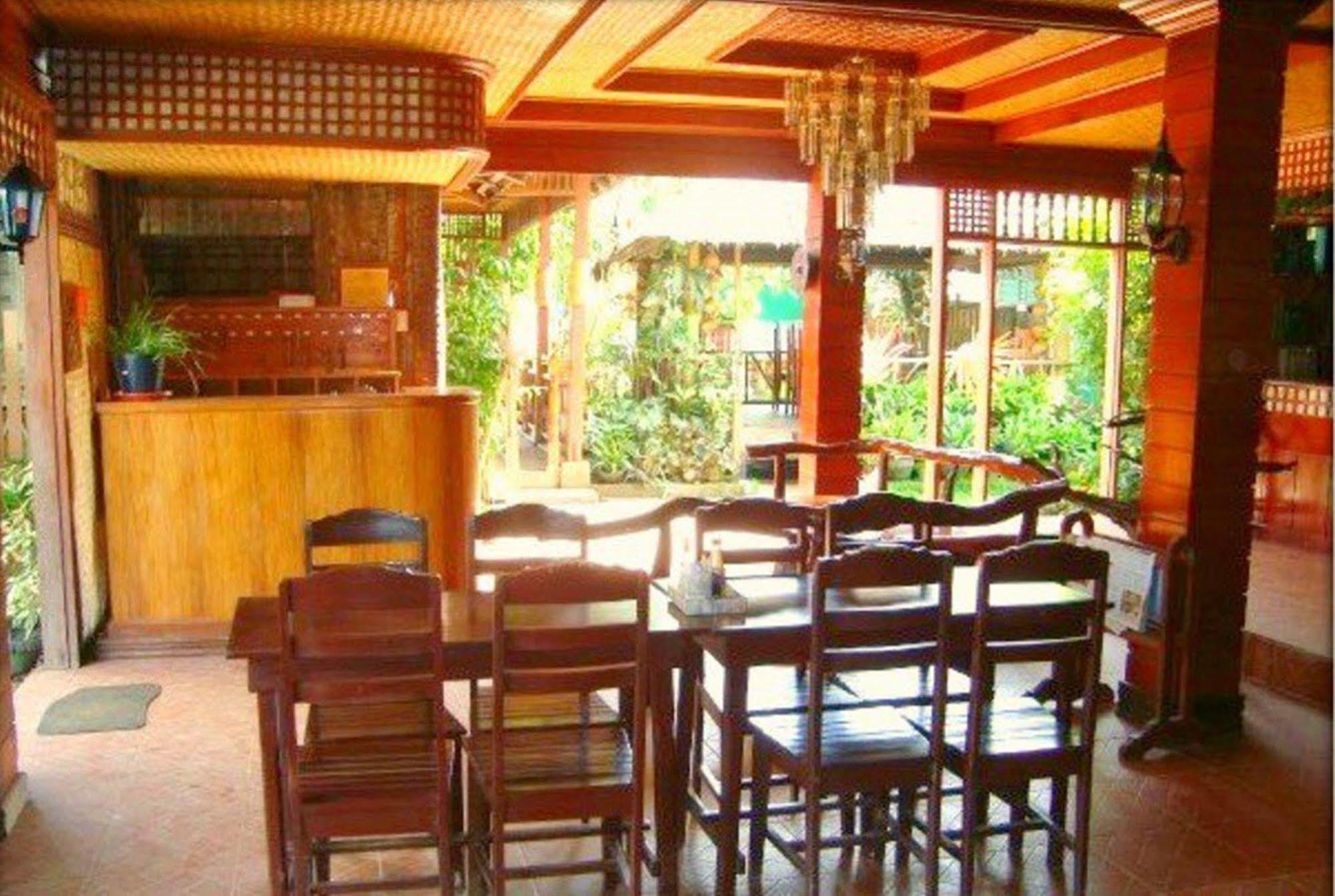 טאיטאי Pems Pension And Restaurant מראה חיצוני תמונה