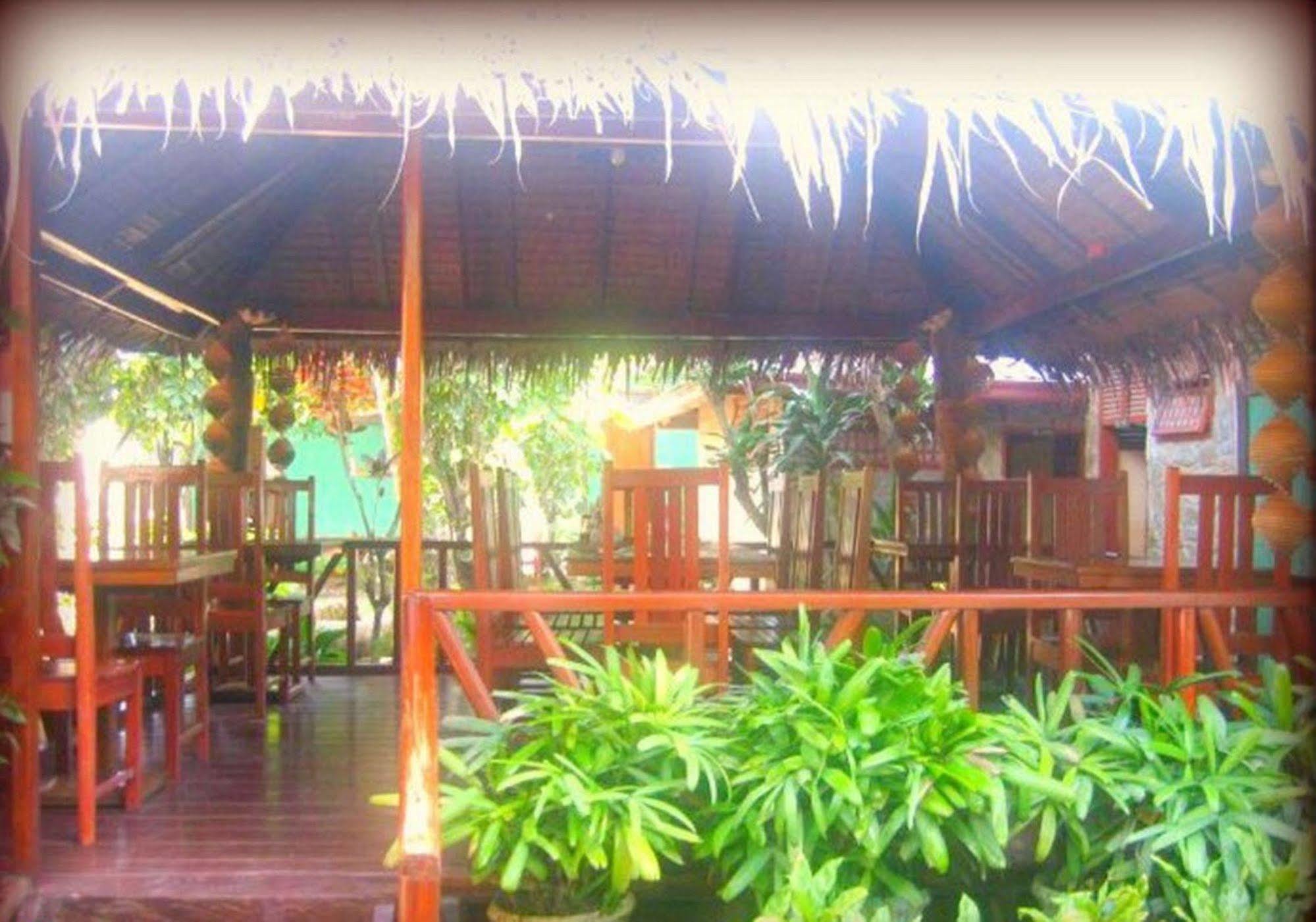 טאיטאי Pems Pension And Restaurant מראה חיצוני תמונה