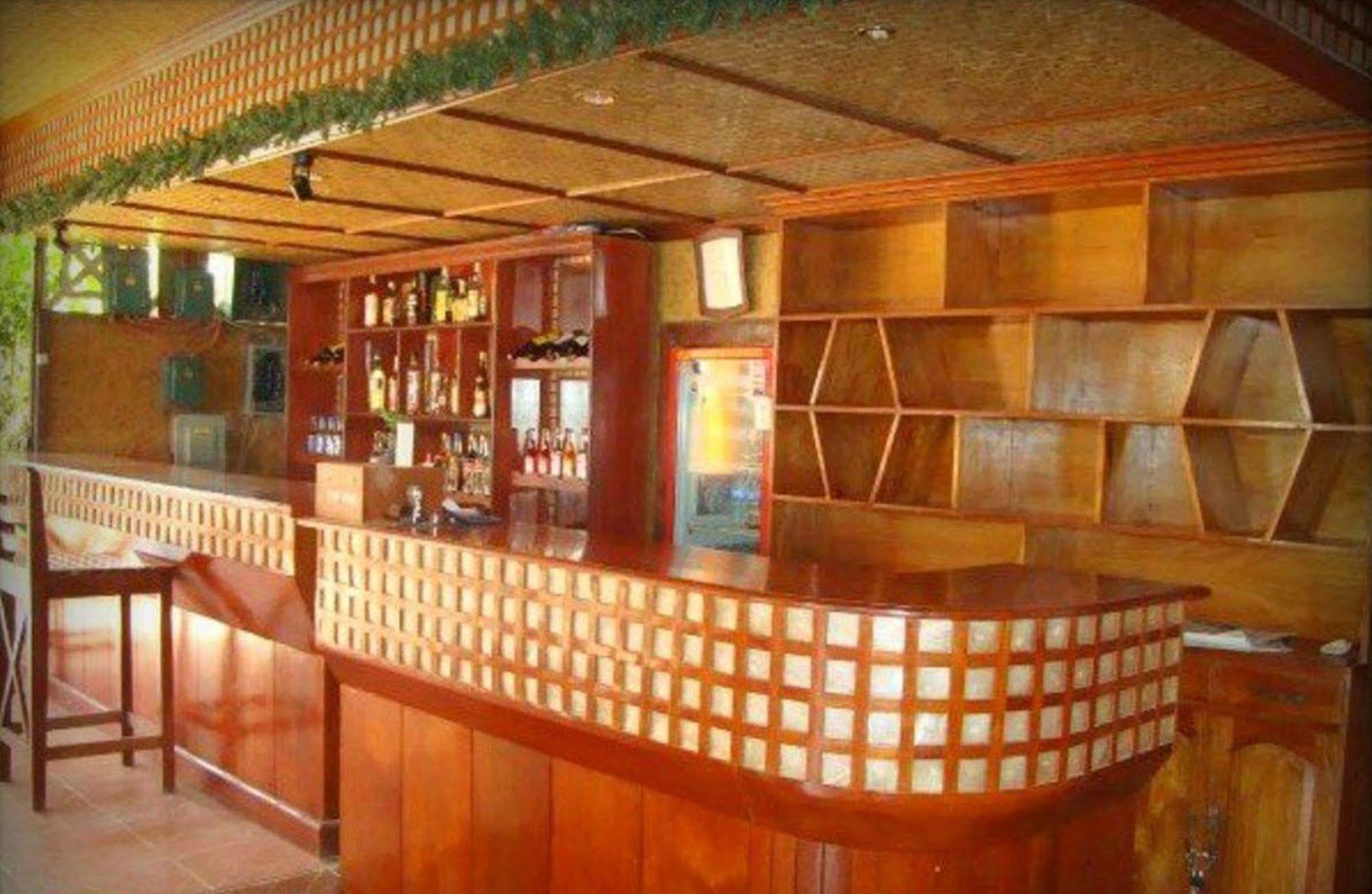 טאיטאי Pems Pension And Restaurant מראה חיצוני תמונה